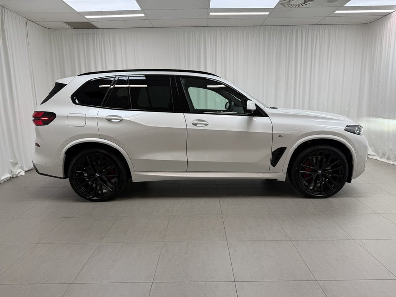 2025 BMW X5 X5 xDrive30d + Motorsport Pro + Inn... image 2