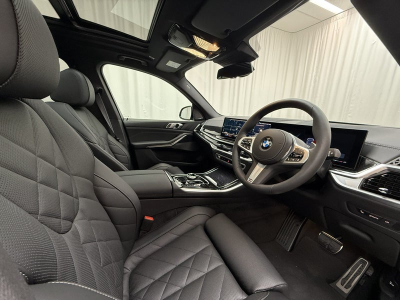2025 BMW X5 X5 xDrive30d Sports Collecton with... image 4