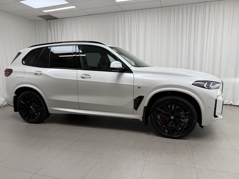 2025 BMW X5 X5 xDrive30d with Motorsport Pro +... image 2
