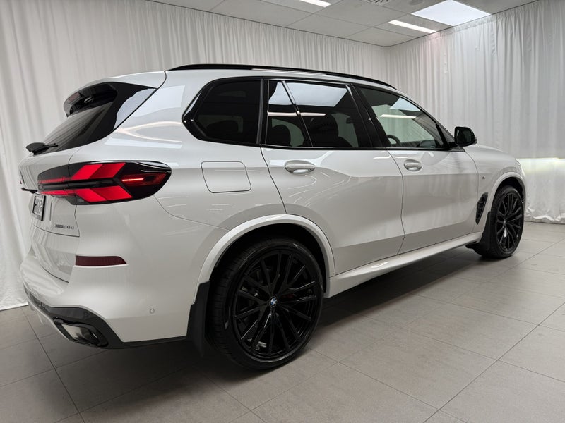 2025 BMW X5 X5 xDrive30d with Motorsport Pro +... image 3