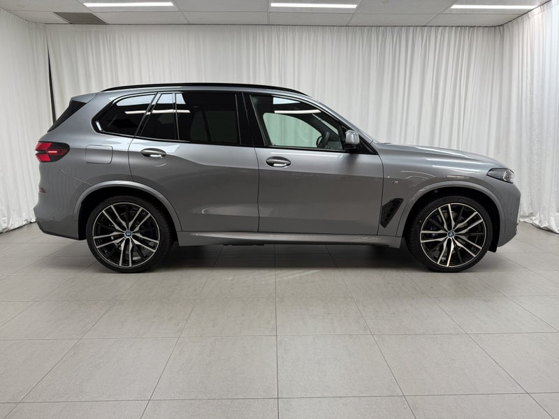 2025 BMW X5 X5 xDrive50e image 2