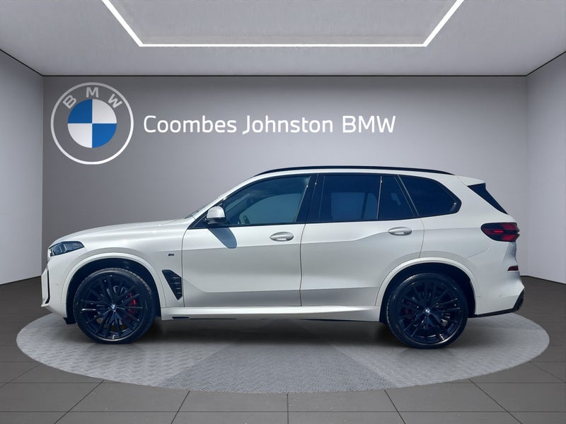 2025 BMW X5 XDrive 30D Sport Collection with In... image 3