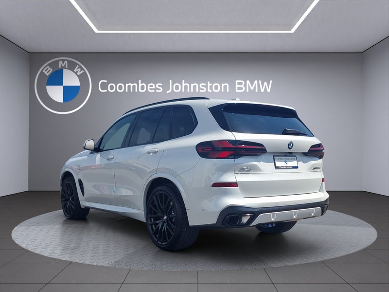 2025 BMW X5 XDrive 30D Sport Collection with In... image 4