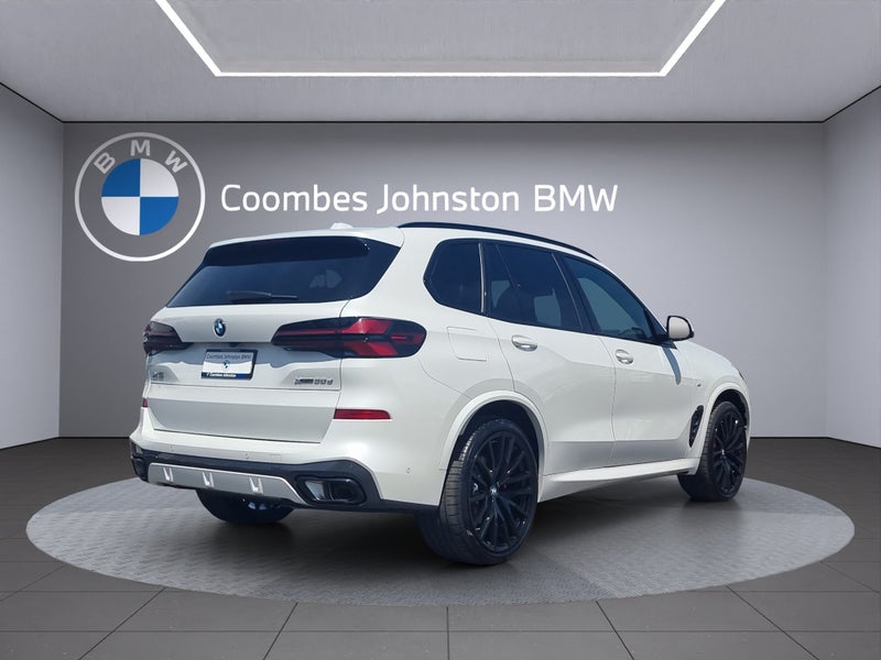 2025 BMW X5 XDrive 30D Sport Collection with In... image 5