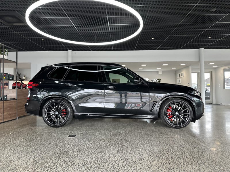 2025 BMW X5 xDrive 40D Innovations & Executive image 3