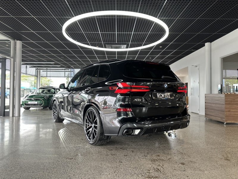 2025 BMW X5 xDrive 40D Innovations & Executive image 4