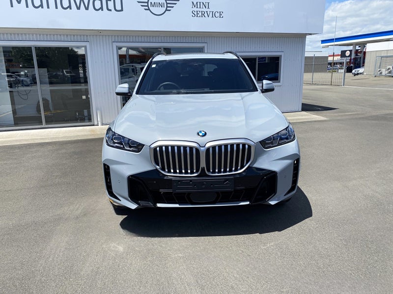 2025 BMW X5 xDrive 40d MSport Pro Comfort and E... image 2