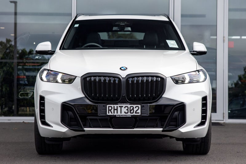 2025 BMW X5 xDrive30d image 2
