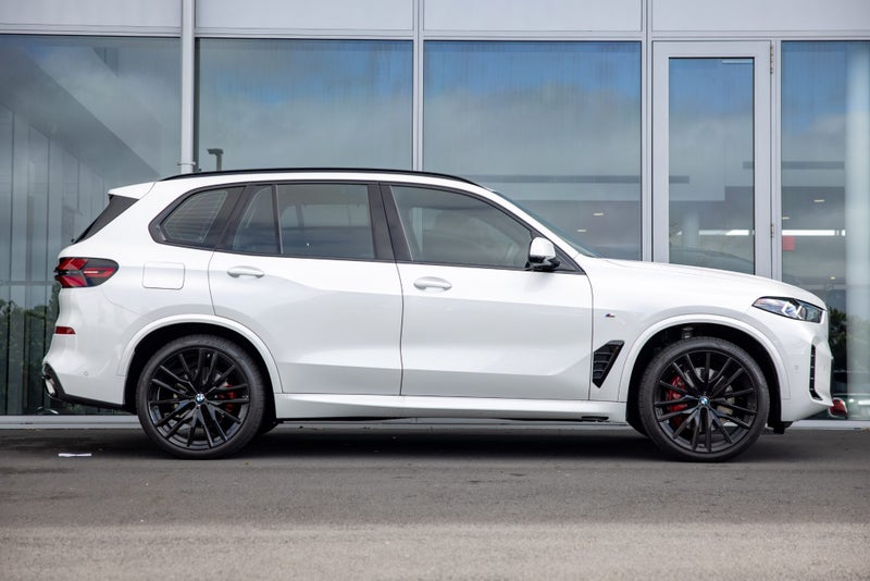 2025 BMW X5 xDrive30d image 4