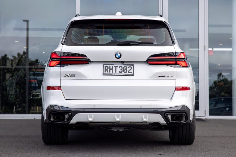 2025 BMW X5 xDrive30d image 5