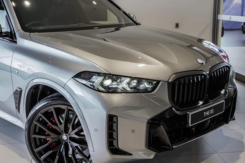 2025 BMW X5 xDrive30d image 3