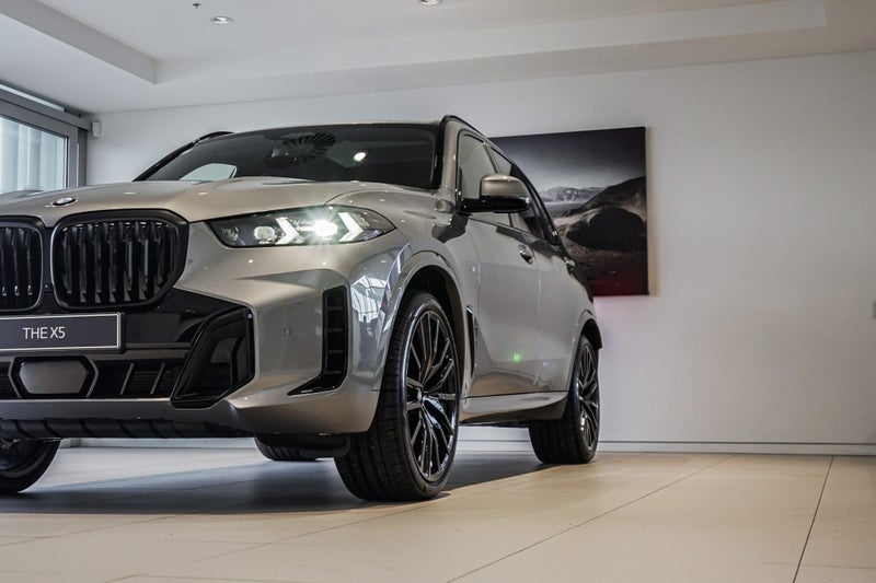 2025 BMW X5 xDrive30d image 5