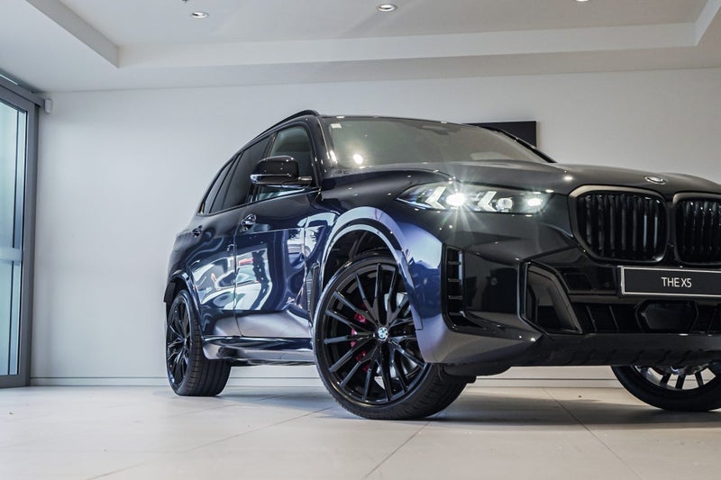 2025 BMW X5 xDrive30d image 2