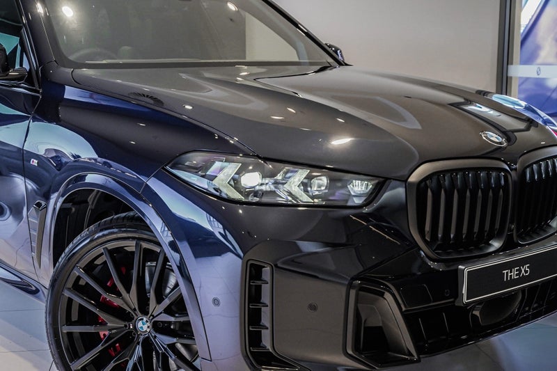 2025 BMW X5 xDrive30d image 3
