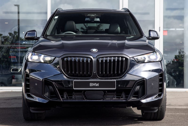 2025 BMW X5 xDrive30d image 2