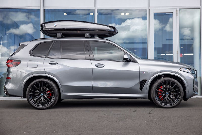 2025 BMW X5 xDrive30d image 3