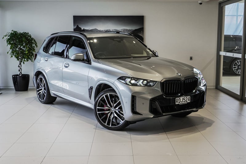 2025 BMW X5 xDrive30d image 1