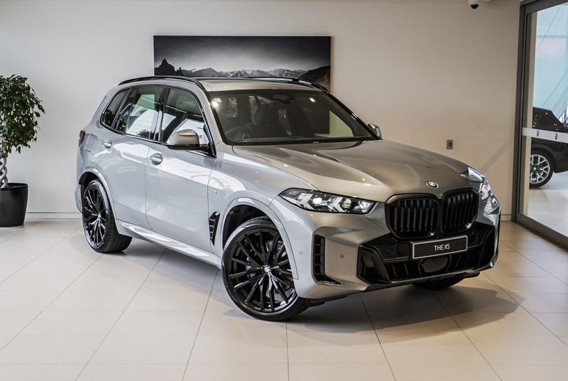 2025 BMW X5 xDrive30d image 1