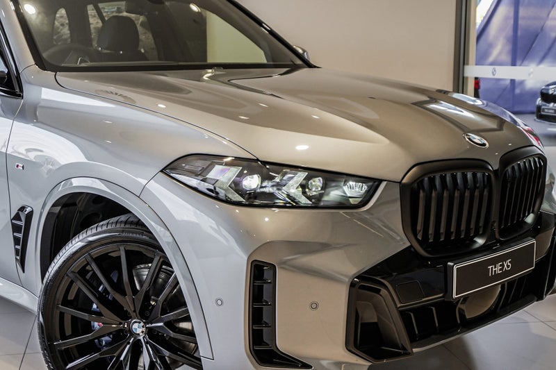 2025 BMW X5 xDrive30d image 2