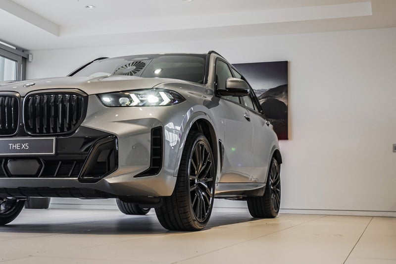 2025 BMW X5 xDrive30d image 5