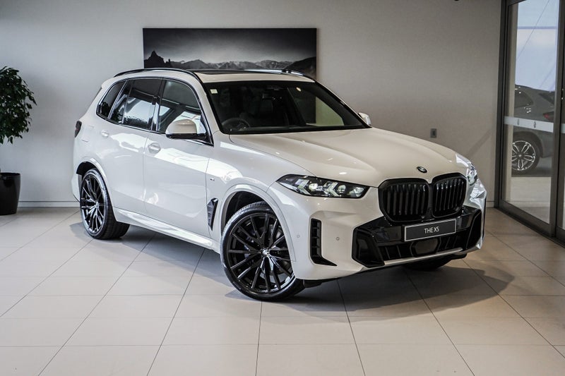 2025 BMW X5 xDrive30d image 1