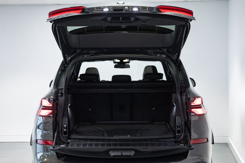 2025 BMW X5 xDrive30d M Sport Pro + Innovations... image 5