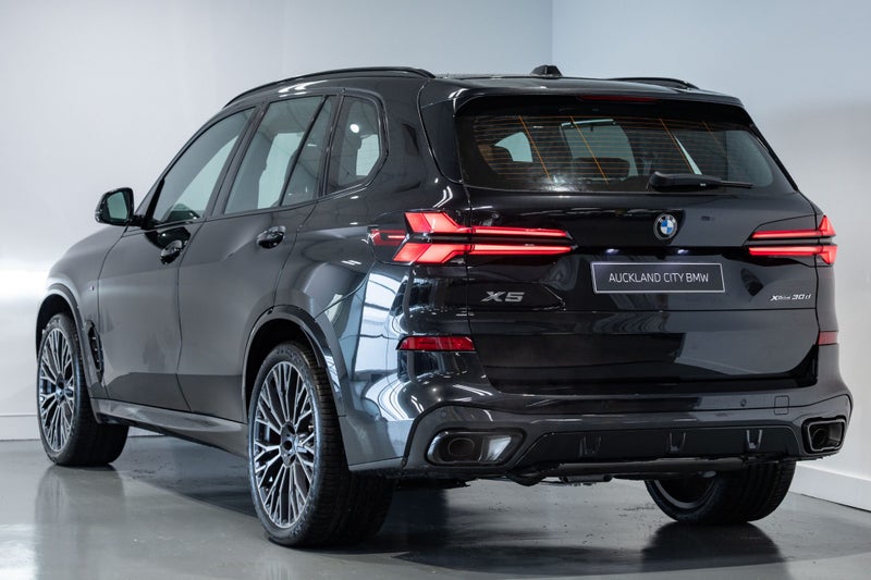 2025 BMW X5 xDrive30d M Sport Pro + Innovations... image 2