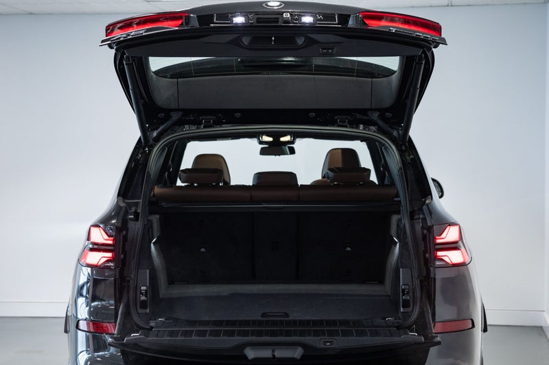 2025 BMW X5 xDrive30d M Sport Pro + Innovations... image 4