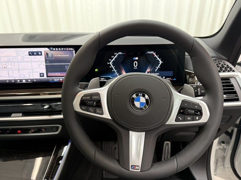 2025 BMW X5 xDrive30d Motorsport Pro with Innov... image 5