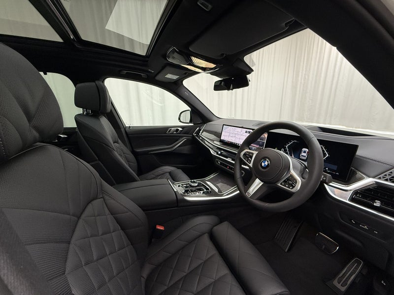 2025 BMW X5 xDrive30d Motorsport Pro with Innov... image 4