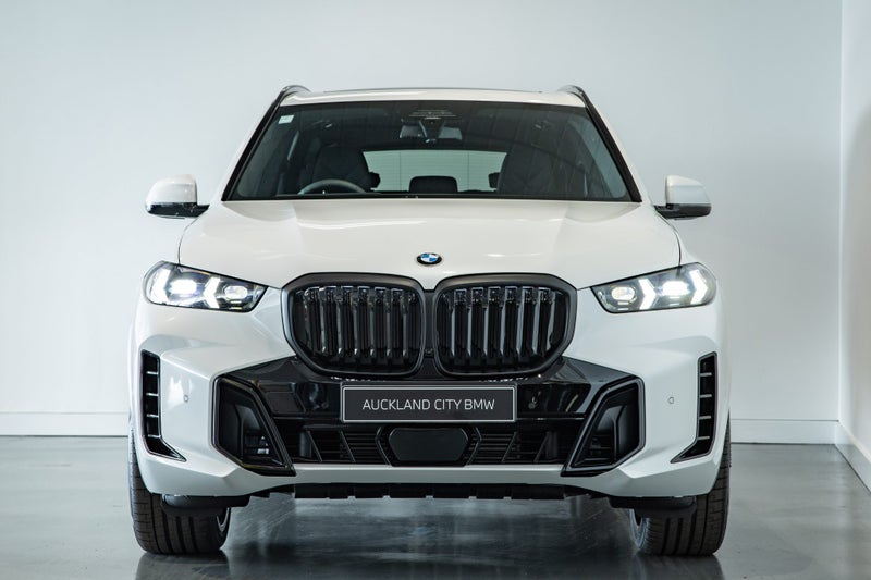 2025 BMW X5 xDrive30d MSport Pro + Innovations... image 2