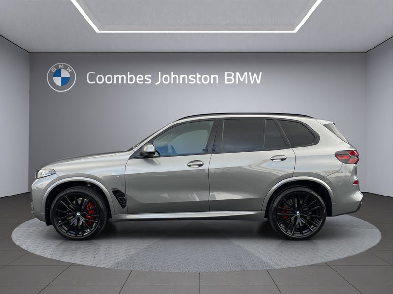 2025 BMW X5 xDrive30d Sport Collection image 3