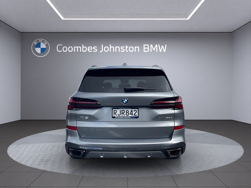 2025 BMW X5 xDrive30d Sport Collection image 5