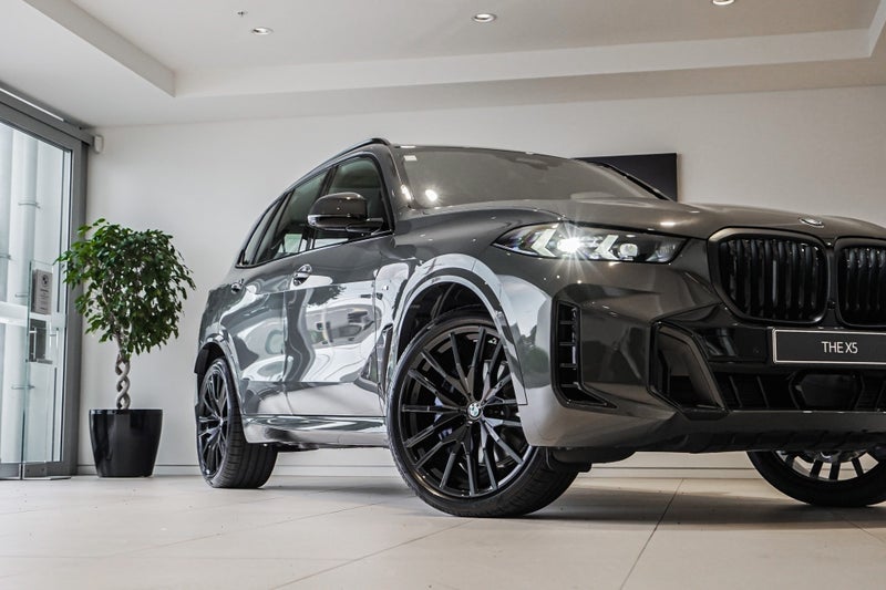 2025 BMW X5 xDrive40d image 2
