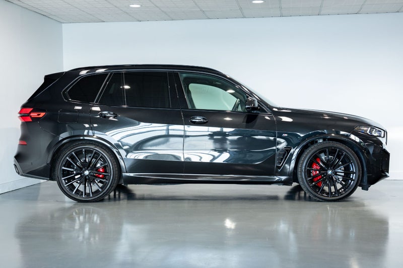 2025 BMW X5 xDrive40d M-Sport Pro + Innovations... image 5