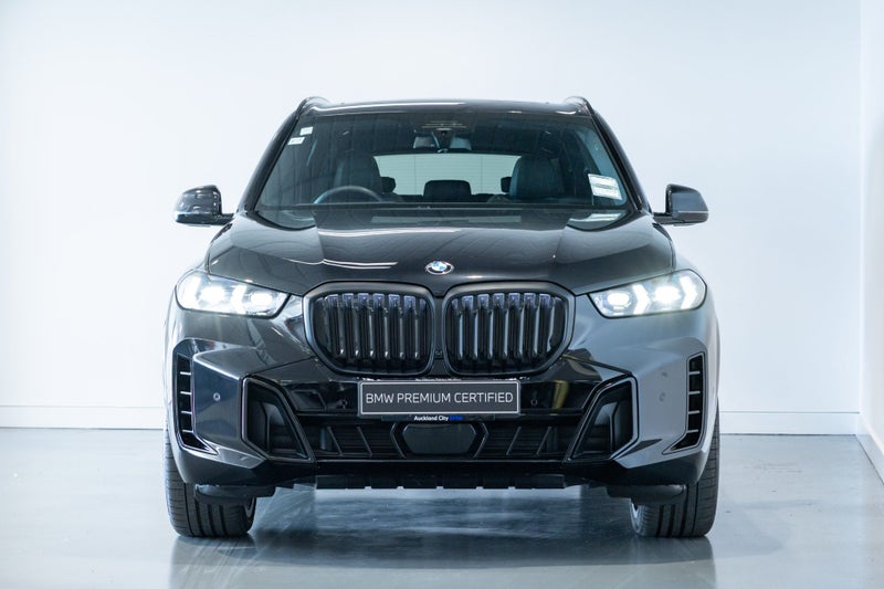 2025 BMW X5 xDrive40d M Sport Pro + Innovations image 3