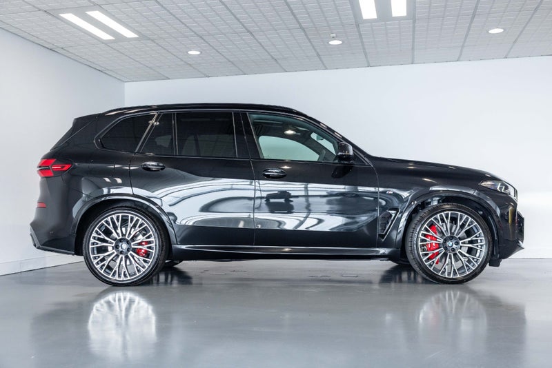2025 BMW X5 xDrive40d M-Sport Pro + Innovations... image 4