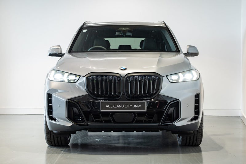 2025 BMW X5 xDrive40d M-Sport Pro + Innovations... image 3