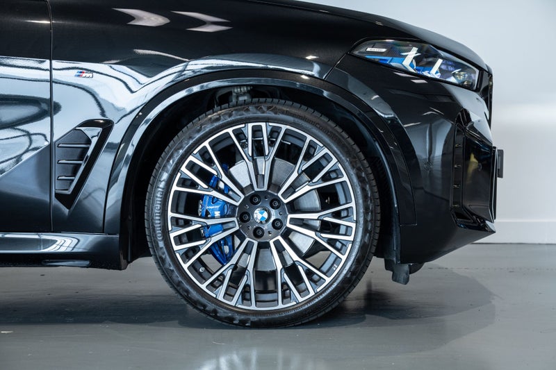 2025 BMW X5 xDrive40d with Innovations Package image 4