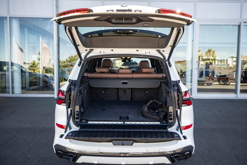 2025 BMW X5 Xdrive50e image 5