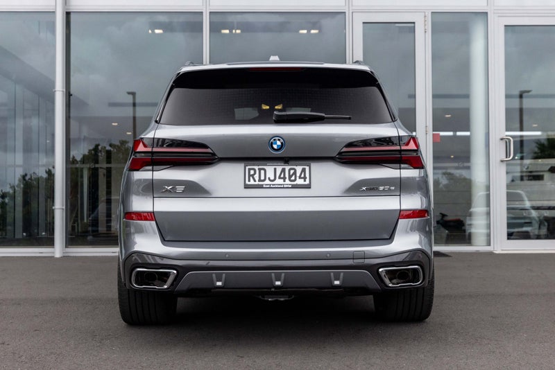 2025 BMW X5 Xdrive50e image 5