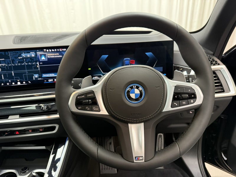 2025 BMW X5 xDrive50e + Innovations + M Sport Pro image 5