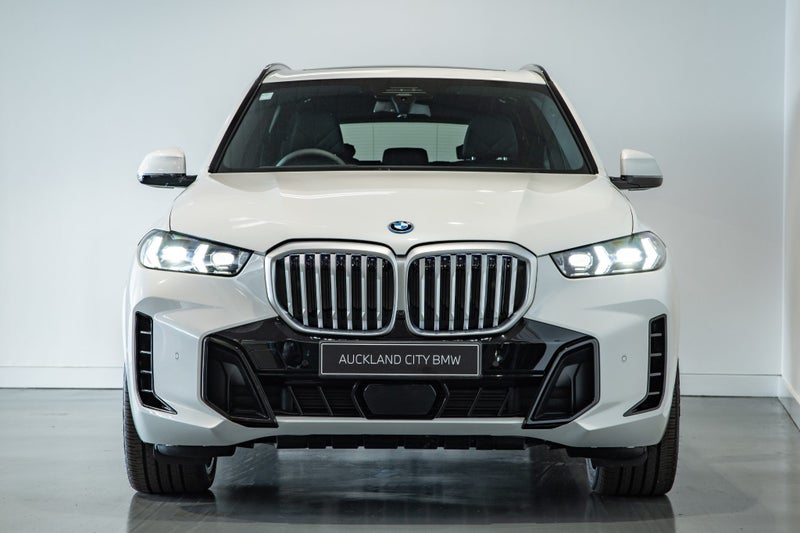2025 BMW X5 Xdrive50e MSport image 2