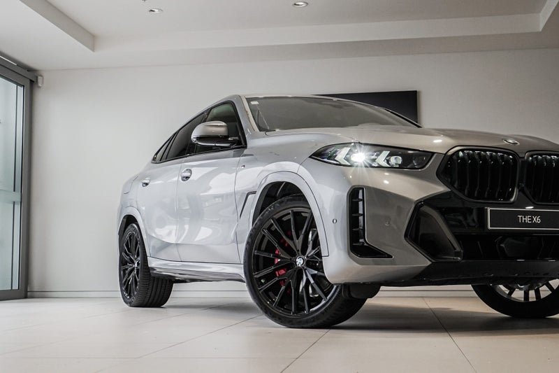 2025 BMW X6 xDrive30d image 2