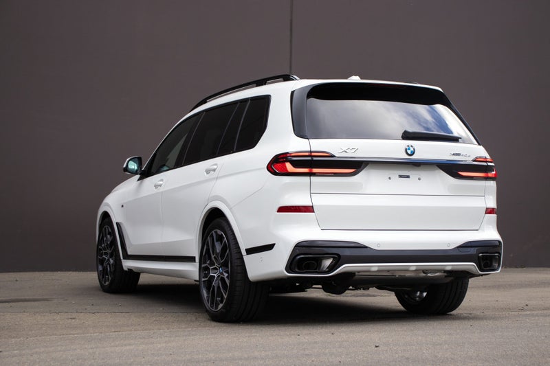 2025 BMW X7 X Drive Motorsport - 2.99% image 4