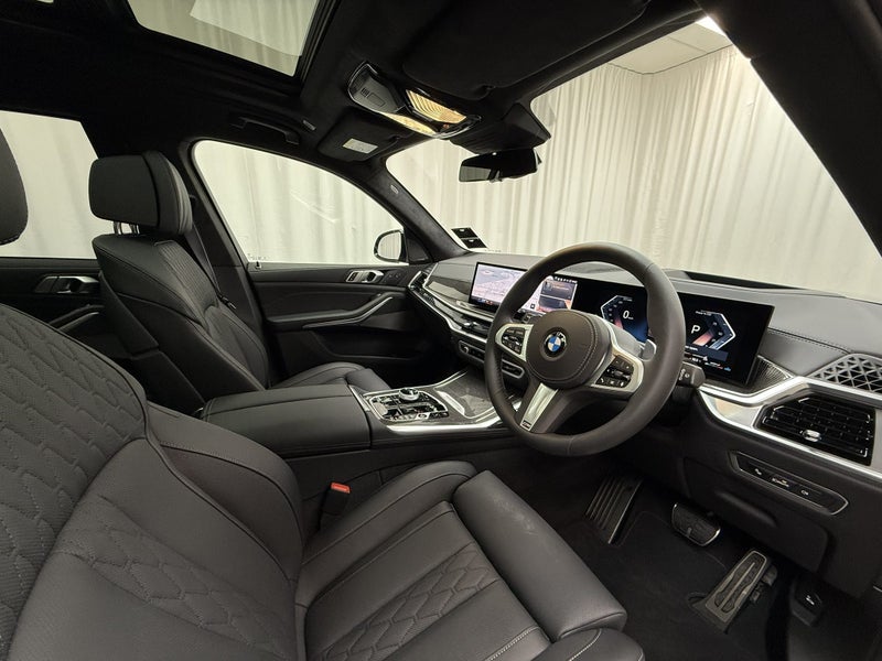 2025 BMW X7 X7 xDrive40d - Connoisseur and M Sp... image 4
