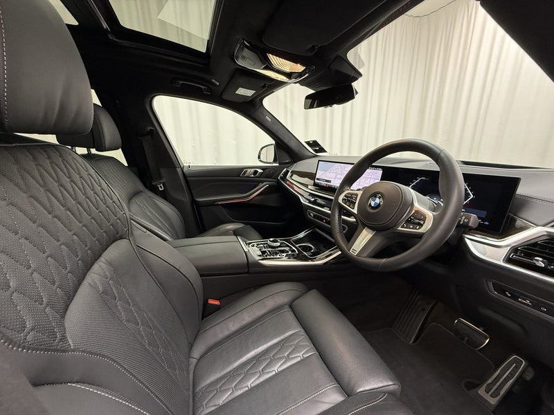 2025 BMW X7 X7 xDrive40d - Connoisseur and M Sp... image 4