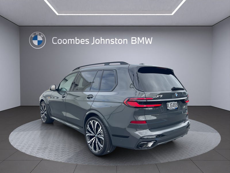 2025 BMW X7 xDrive 40d image 4