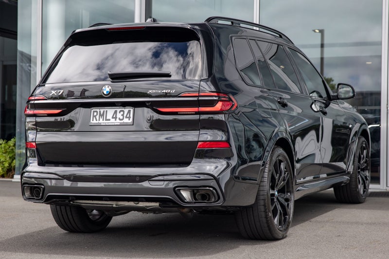 2025 BMW X7 xDrive40d image 3