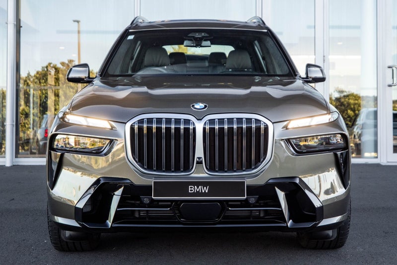 2025 BMW X7 Xdrive40d image 2